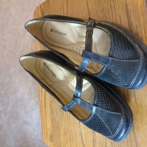 Women's Naturalizer Black 8.5 M Women's Black Loafers